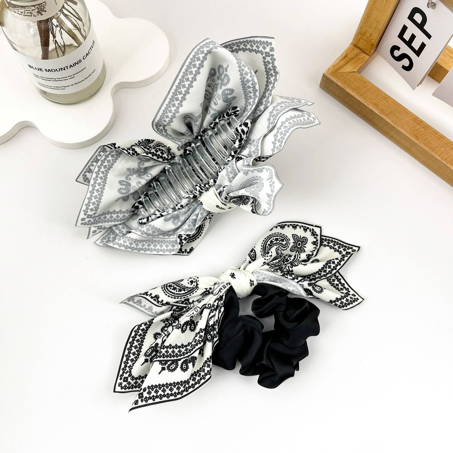 Vintage double-sided floral hair claw clip