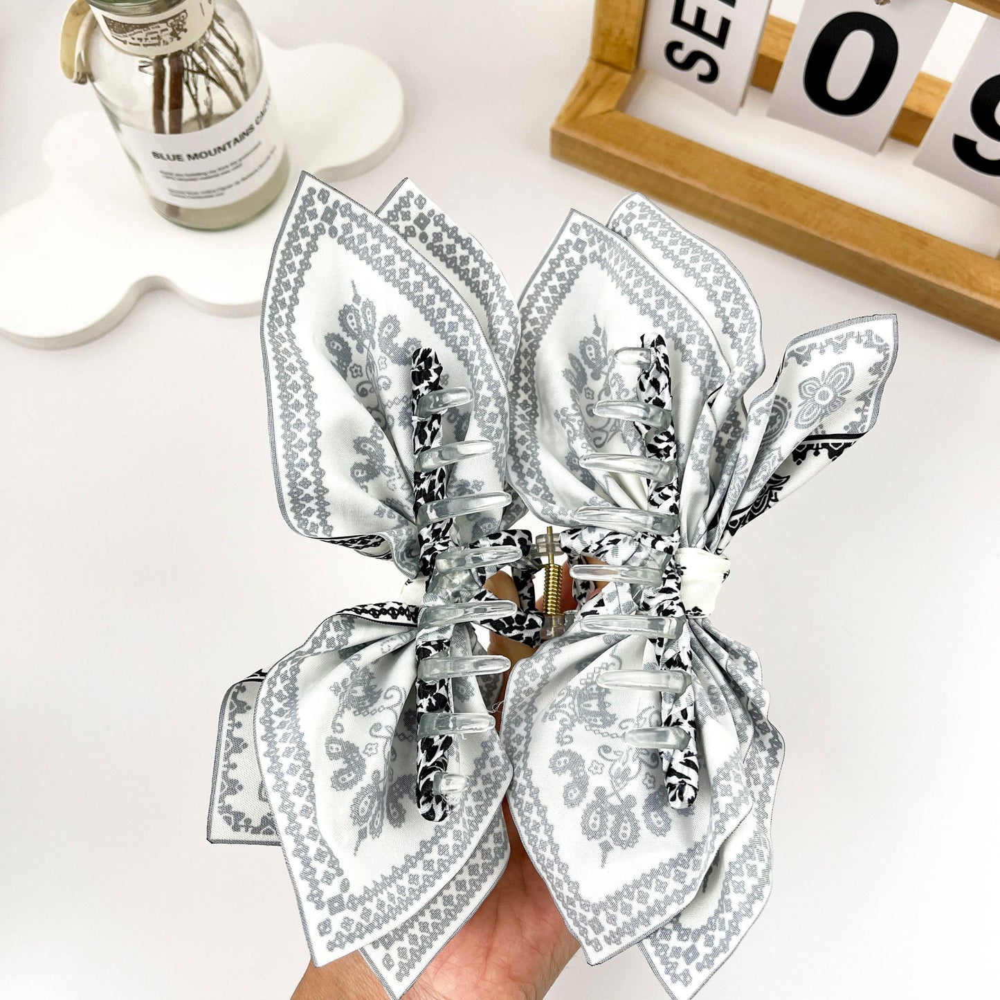 Vintage double-sided floral hair claw clip